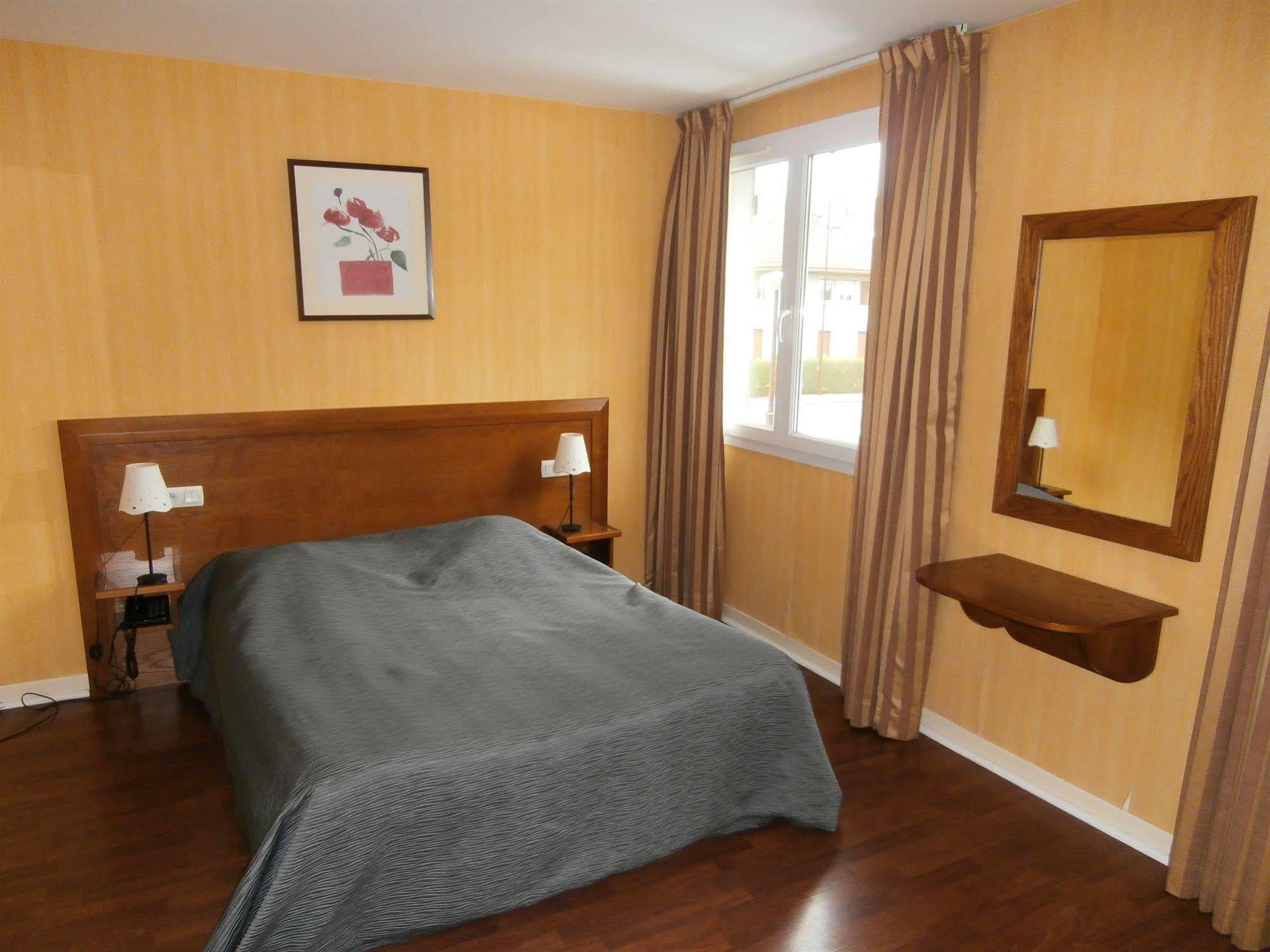 Hotel De La Paix 제라르메르 외부 사진